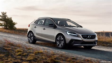 2017 Volvo V40 T5 AWD Cross Country - Front | Caricos