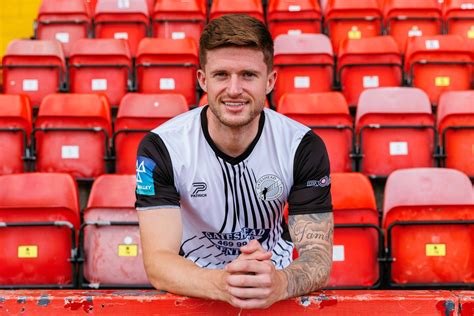 Joe Grayson Signs Gateshead Fc