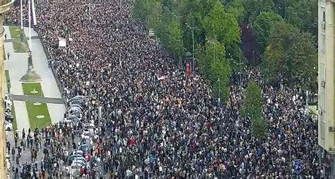 Novi Protesti U Beogradu Okupili Rijeku Ljudi Pogledajte Prizore