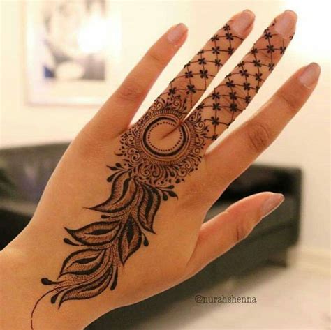 Pin di Affrin Khan su Indian beautiful Mehndi Hennè Tatuaggi Idee