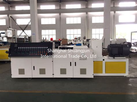 Pe Wpc Outdoor Profile Flooring Production Line Decking Extrusion