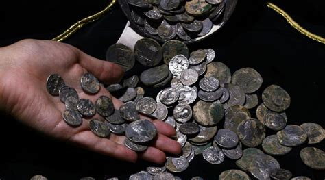 Roman Coins Discovered In Us Texas Burial Mound Archaeology World