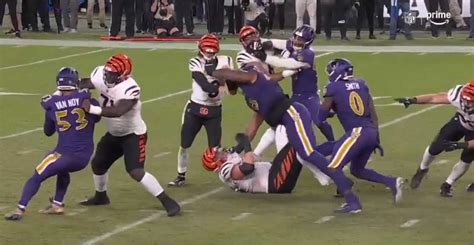 Al Michaels rightfully rips refs after 2 missed penalties on Bengals ...