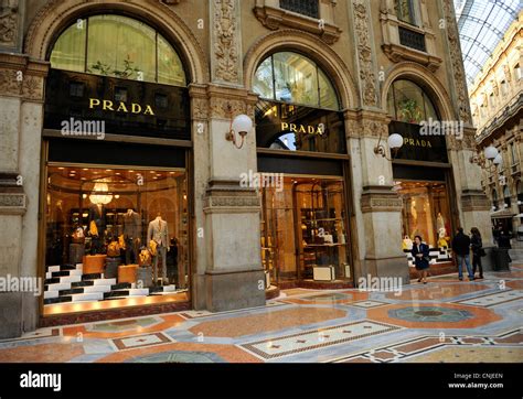 Prada Shop Galleria Vittorio Emanuele Ii Milan Italy Stock Photo Alamy