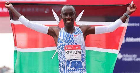 Kelvin Kiptum è morto l atleta record mondiale di maratona aveva solo