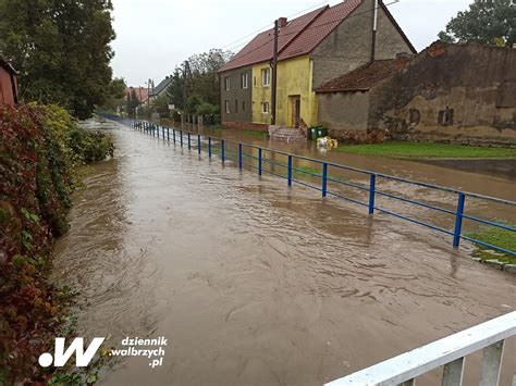 Strzelce Zalane drogi podtopione podwórka Mieszkańcy boją się