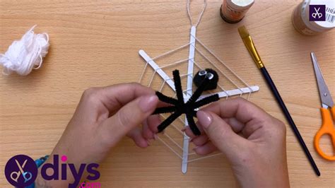 How to Make a Spider Web Decoration for Halloween