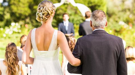 Bride Doesnt Want Stepdad To Walk Her Down Aisle Because She Hates