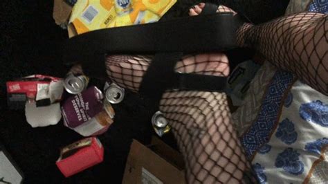 Busty BBW Crushes Stomps Cans Boxes And Trash Bambixxlynn Clips Sale