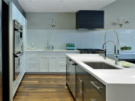 30 Trendiest Kitchen Backsplash Materials Hgtv