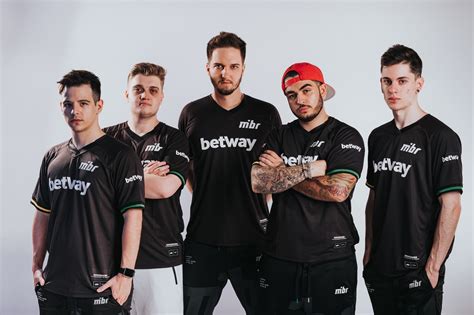 BLAST Premier Spring MIBR força terceiro mapa mas perde para NAVI na