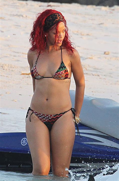 Girls And Bikini Rihanna In Her Bikini While She Was Playing On The