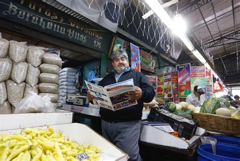 Director Lvaro Pillado Acompa El Trabajo Del Infobus En El Mercado