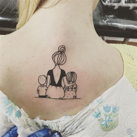 tatuaje dedicado a una madre Tatuaje mamá Tatuaje madre e hija