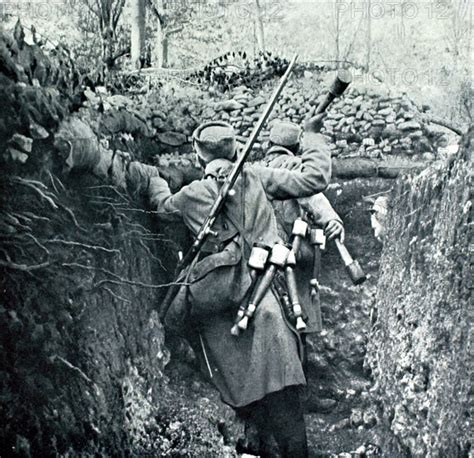 Premi Re Guerre Mondiale Tranch E De Calonne Lancement De Grenades