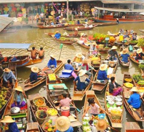 About the Bangkok Floating Markets, popular markets in Thailand.