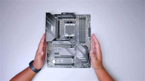 AMD X670E vs. X670: Major Differences & Which Motherboard to Choose? - How2PC