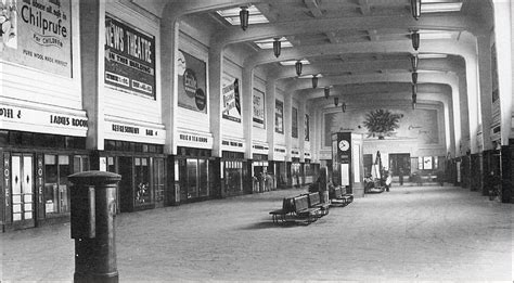 Leeds City Station Concourse 1952 Leeds City Leeds England Leeds