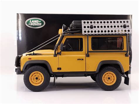 Kyosho Land Rover Defender Camel Trophy Look Yellow Ct