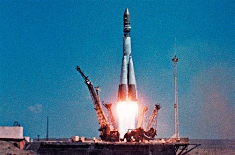 A Os Del Primer Vuelo Espacial Tripulado Por Parte De Yuri Gagarin