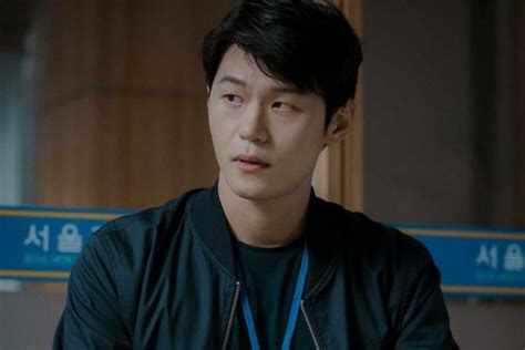 10 Potret Lee Hak Joo Detektif Super Kepo Di Kdrama Private Lives