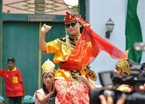 Asal Usul Tradisi Sintren Tegal Kesenian Lokal Yang Dikenal Kental