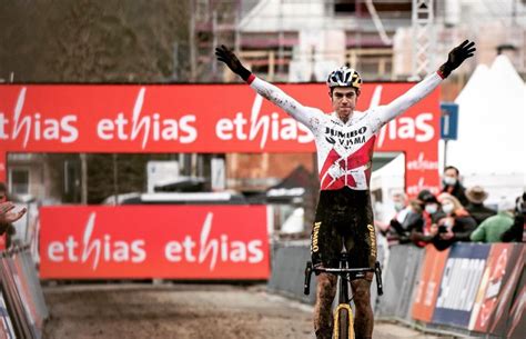 Van Aert Se Impone A Van Der Poel Y Gana Con Autoridad La Copa Del