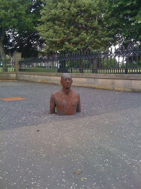 Anthony Gormley statue, Gallery of Modern Art, Edinburgh Light ...