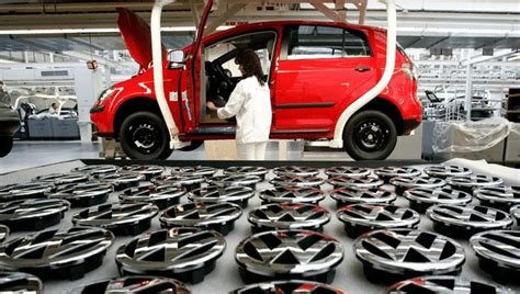 Bne Intellinews Sanctions Bring Russian Car Market Screeching To A Halt