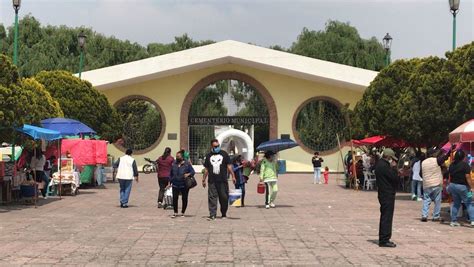 Ponen filtros sanitarios en panteones de Toluca por Día de las Madres