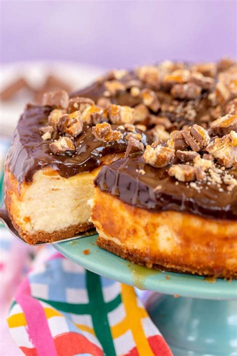 Easy Chocolate Caramel Twix Cheesecake Recipe