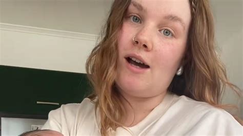 Im Hot Qld Mum Praised For Refreshing Take On Mum Bods The Weekly Times