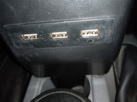 Подлокотник — Ford Focus II Sedan, 1,6 л, 2011 года | аксессуары | DRIVE2