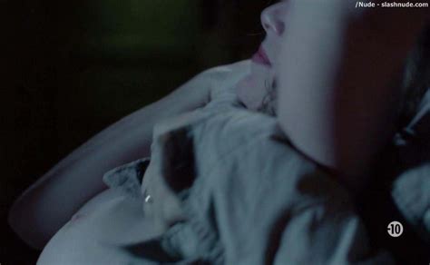 Naked Caroline Bourg In Boulevard Du Palais