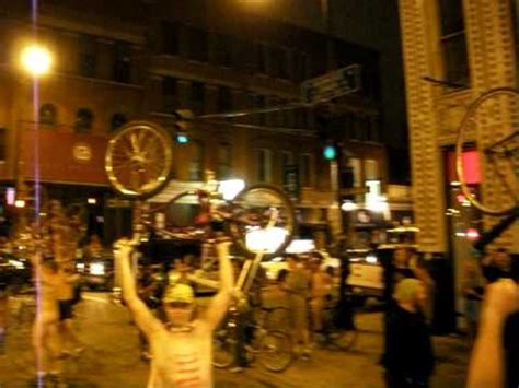 World Naked Bike Ride Chicago 2010 Last BIG Intersection YouTube