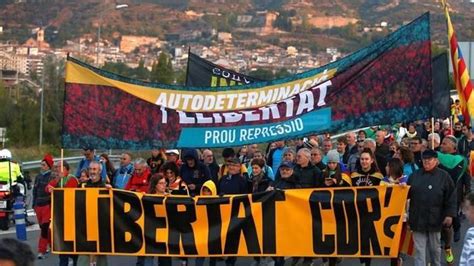 Miles De Personas Inician Las Marchas Por La Libertad Hacia Barcelona