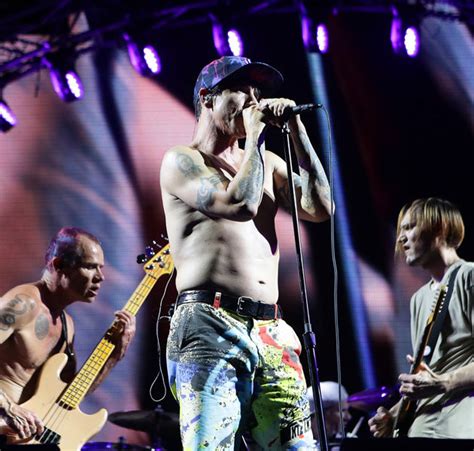 Red Hot Chili Peppers é uma das atrações do Rock in Rio 2017 diz jornal Site RG Moda