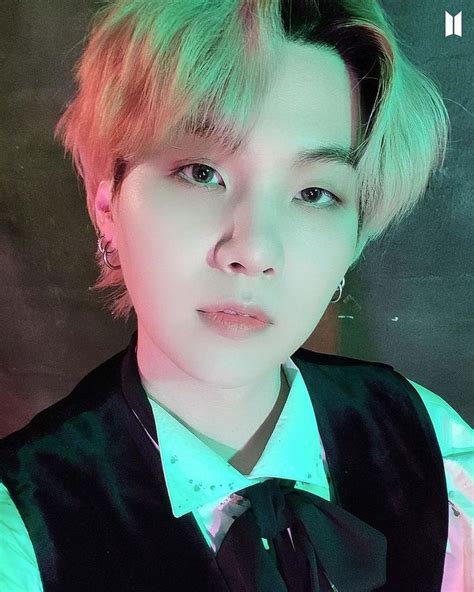 BTS SUGA 비티에스 슈가はInstagramを利用しています pianist suga is literally so