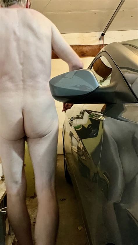 Getting Naked Before I Even Get In The House 14 Pics XHamster