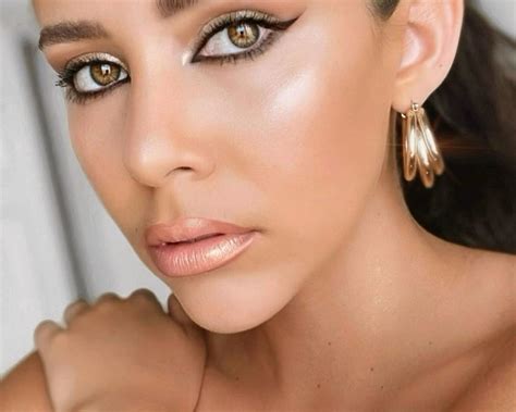 Flawless And Glowy Foundation Tips For The Dry Winter Skin Dop Fashion