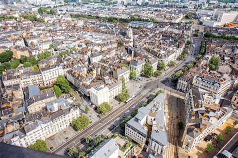 Vista A Rea Del Paisaje Urbano Con Hermosos Edificios En La Ciudad De