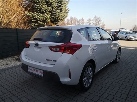 Toyota Auris Hybryda Km Klimatronik Kamera Tempomat