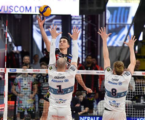 Superlega Semifinale3 Perugia Soffre Solo Un Set 3 1 A Milano