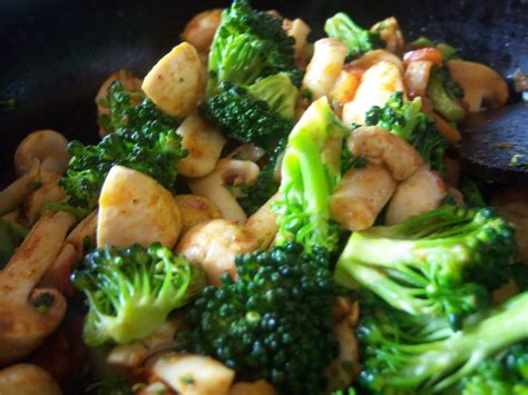 Mom's Cooking: Broccoli Mushroom Stir Fry