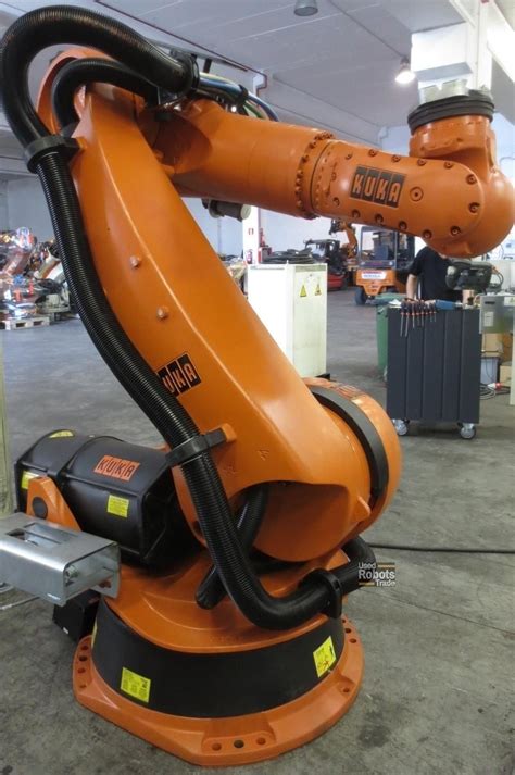 Kuka Kr 240 2 Usato Con Il Controller Krc2 Ed05 Usedrobotstrade