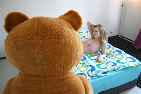 Anna Sucks Teddy Bear Teen Nude Sex 01