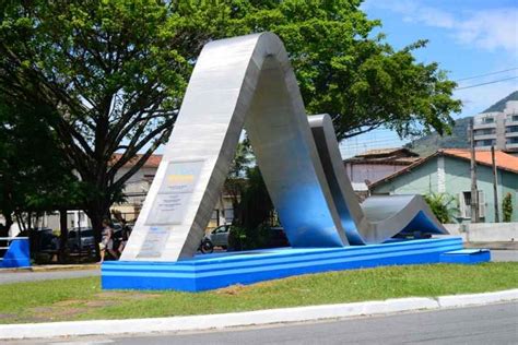 Prefeitura De Caraguatatuba Revitaliza Monumento Homenagem Aos Anos