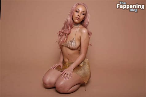 Doja Cat Shows Off Her Nude Tits Photos Allpornimages