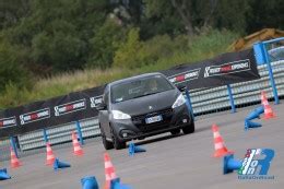 Peugeot Driving Experience Test In Pista 208 GTi Un Esperienza Da Non