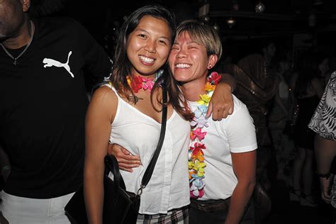 Honolulu Street Pulse » PICS: Tiki’s Waikiki New Year’s Eve Party